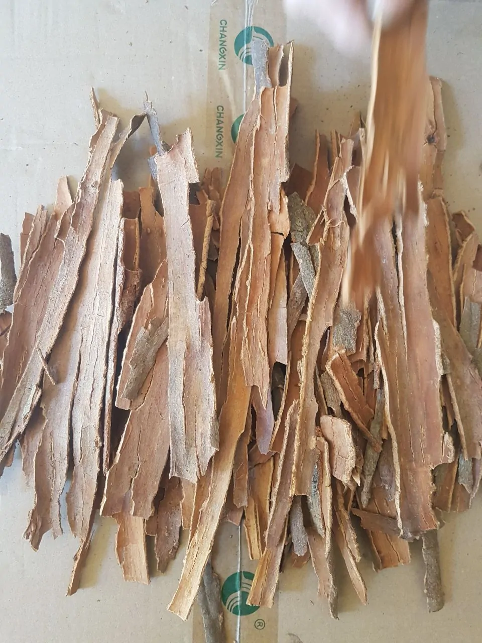 چوب دارچین قلمی اعلا گل سرخی پک یک کیلویی