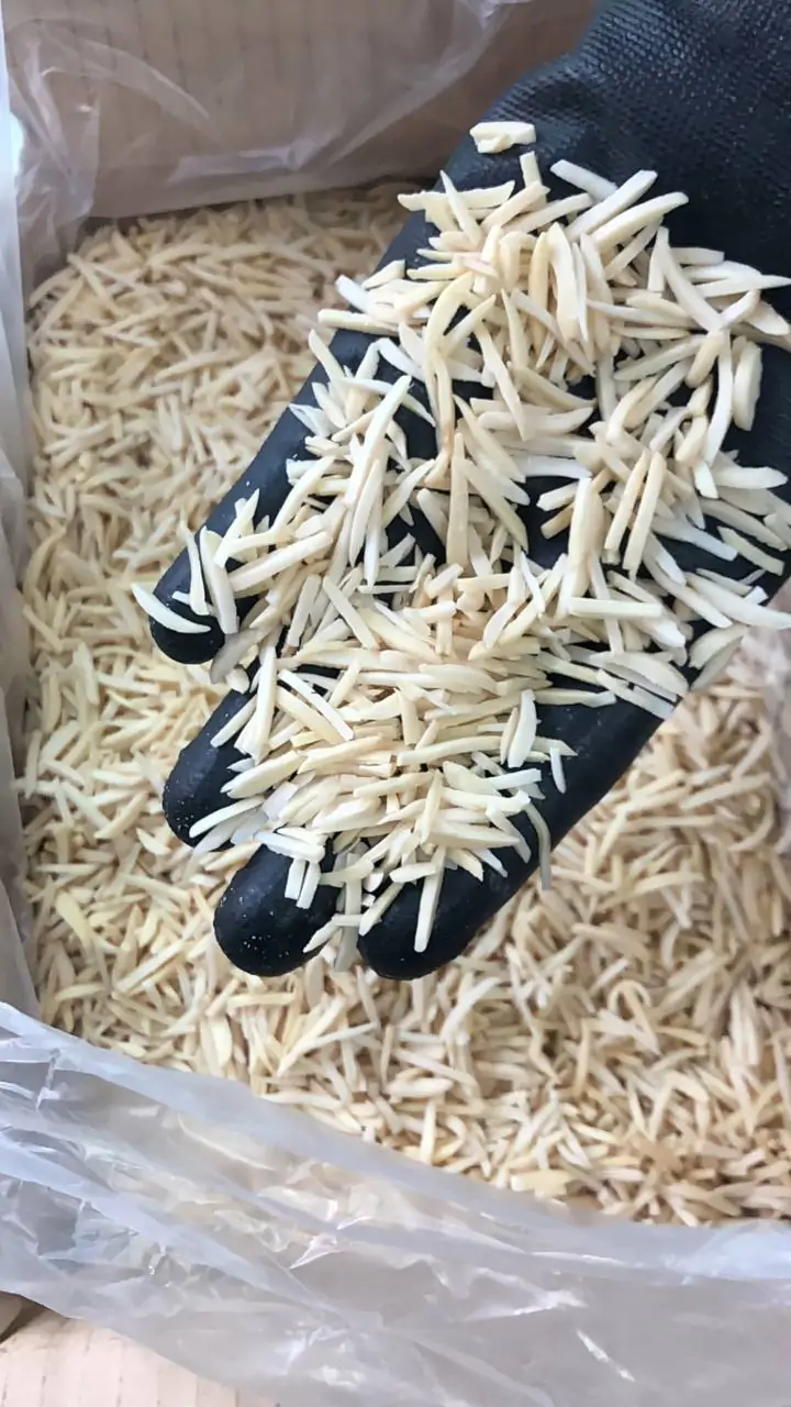 خلال بادام درختی بازرگانی براتی