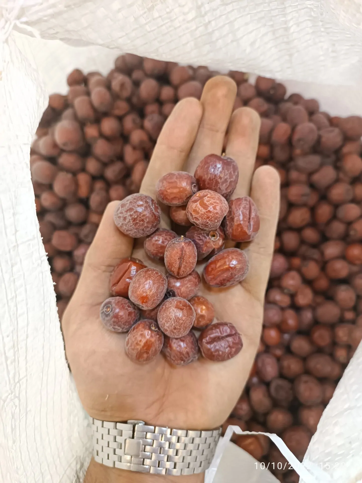 عناب بیسکویتی درشت خوراکی بدون خاک