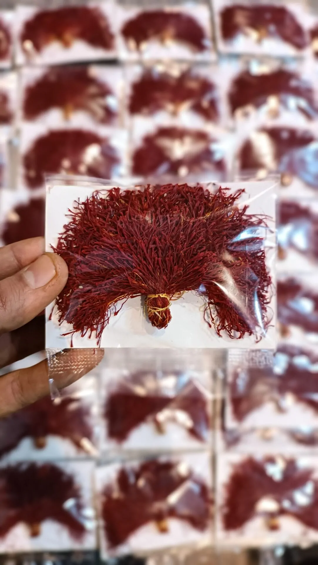 زعفران دسته یا دختر پیچ یک مثقالی