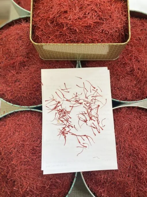 زعفران سوپر نگین پرسی فله 100گرمی + ارسال رایگان و خاتم همراه زعفران 2 قیمت و خرید زعفران نگین