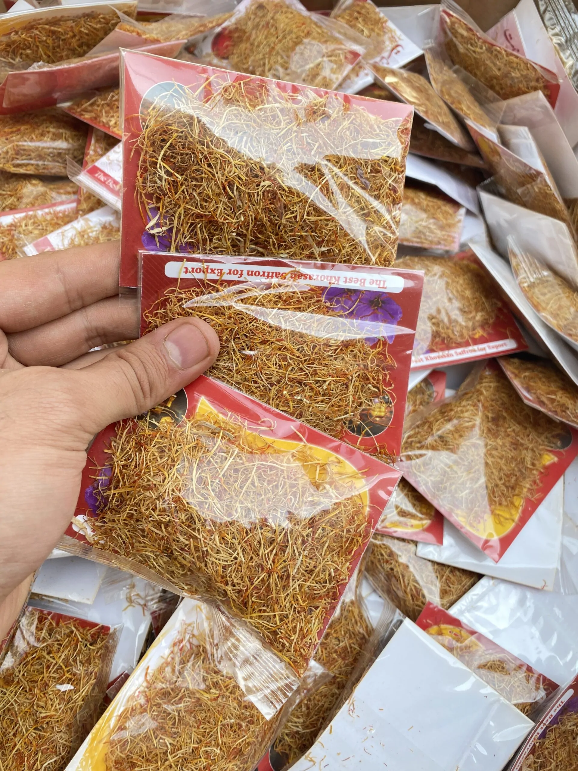 ریشه زعفران یک مثقالی بازرگانی براتی